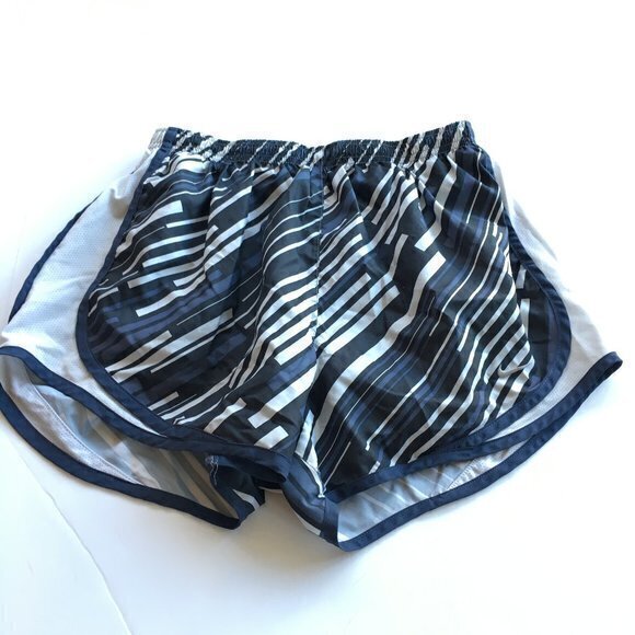 NIKE DRI-FIT SHORTS ATHLETIC‎ STRIPED SIZE M - Picture 1 of 3